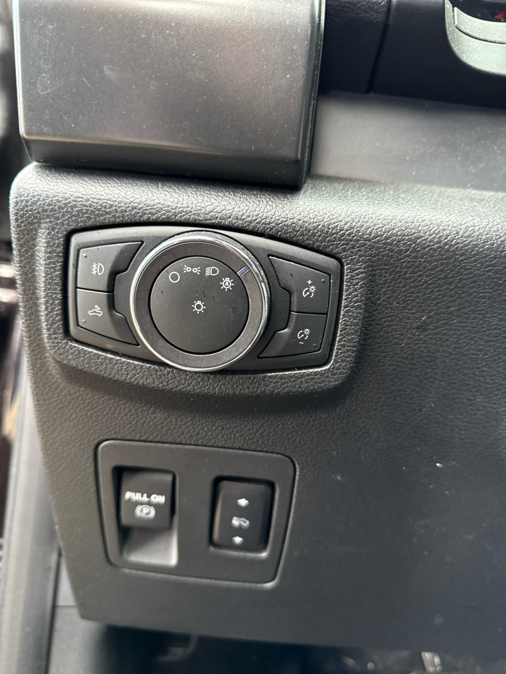 Ford F-150 XLT SuperCrew 4WD 2018 Ford F-150 XLT SuperCrew 4WD 2018