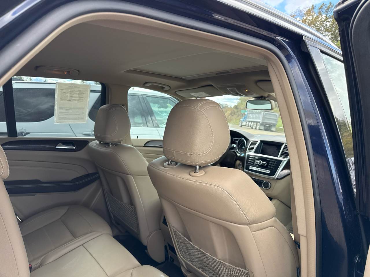 Mercedes-Benz M-Class 4MATIC 4dr ML 350 2015 Mercedes-Benz M-Class 4MATIC 4dr ML 350 2015