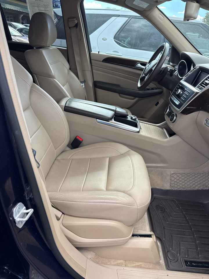 Mercedes-Benz M-Class 4MATIC 4dr ML 350 2015 Mercedes-Benz M-Class 4MATIC 4dr ML 350 2015
