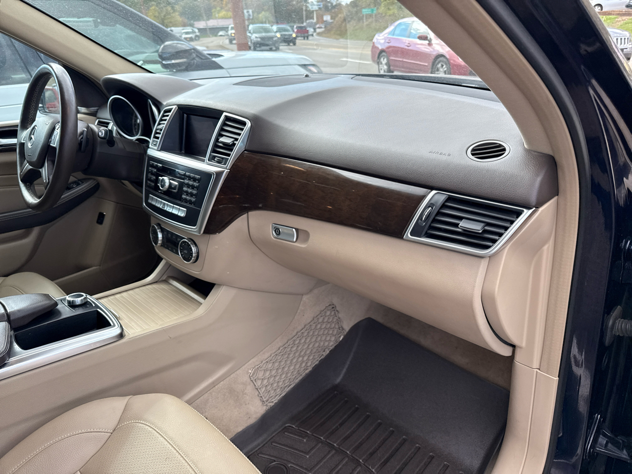 Mercedes-Benz M-Class 4MATIC 4dr ML 350 2015 Mercedes-Benz M-Class 4MATIC 4dr ML 350 2015