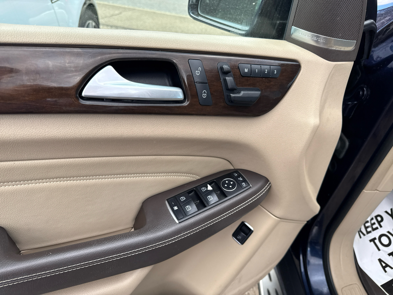 Mercedes-Benz M-Class 4MATIC 4dr ML 350 2015 Mercedes-Benz M-Class 4MATIC 4dr ML 350 2015