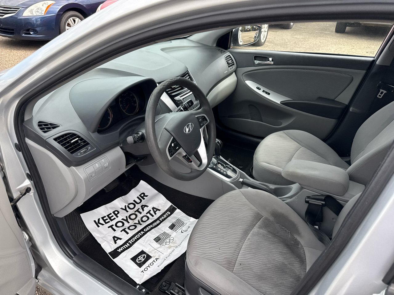 Hyundai Accent 4dr Sdn Auto GLS 2014 Hyundai Accent 4dr Sdn Auto GLS 2014