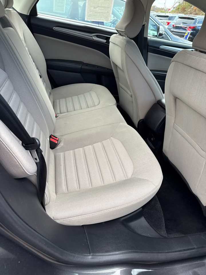 Ford Fusion S FWD 2018