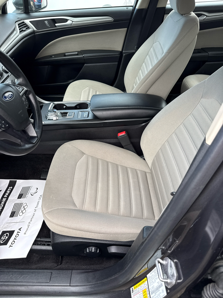 Ford Fusion S FWD 2018