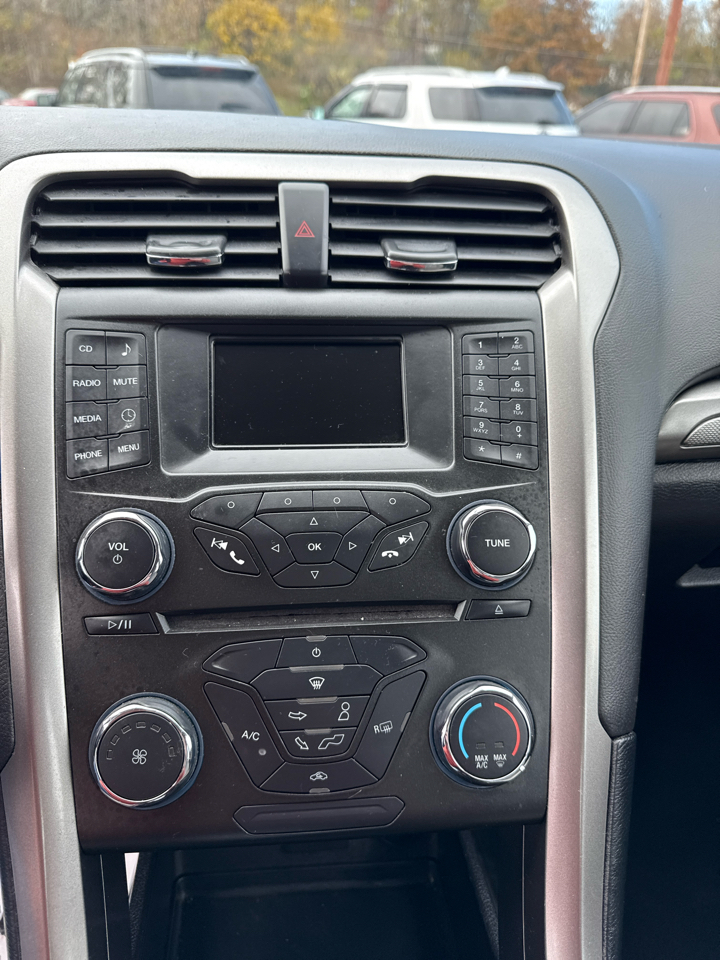 Ford Fusion S FWD 2018