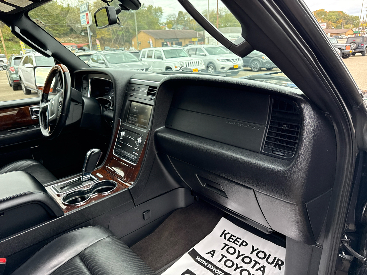 Lincoln Navigator L 4WD 4dr 2015 Lincoln Navigator L 4WD 4dr 2015