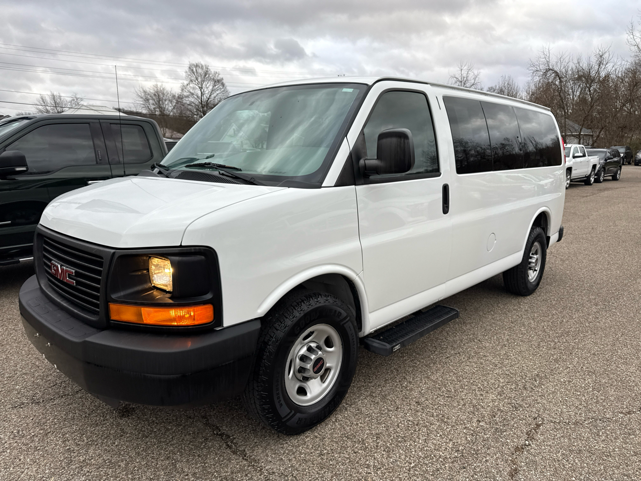 GMC Savana Passenger RWD 2500 135" LS 2016