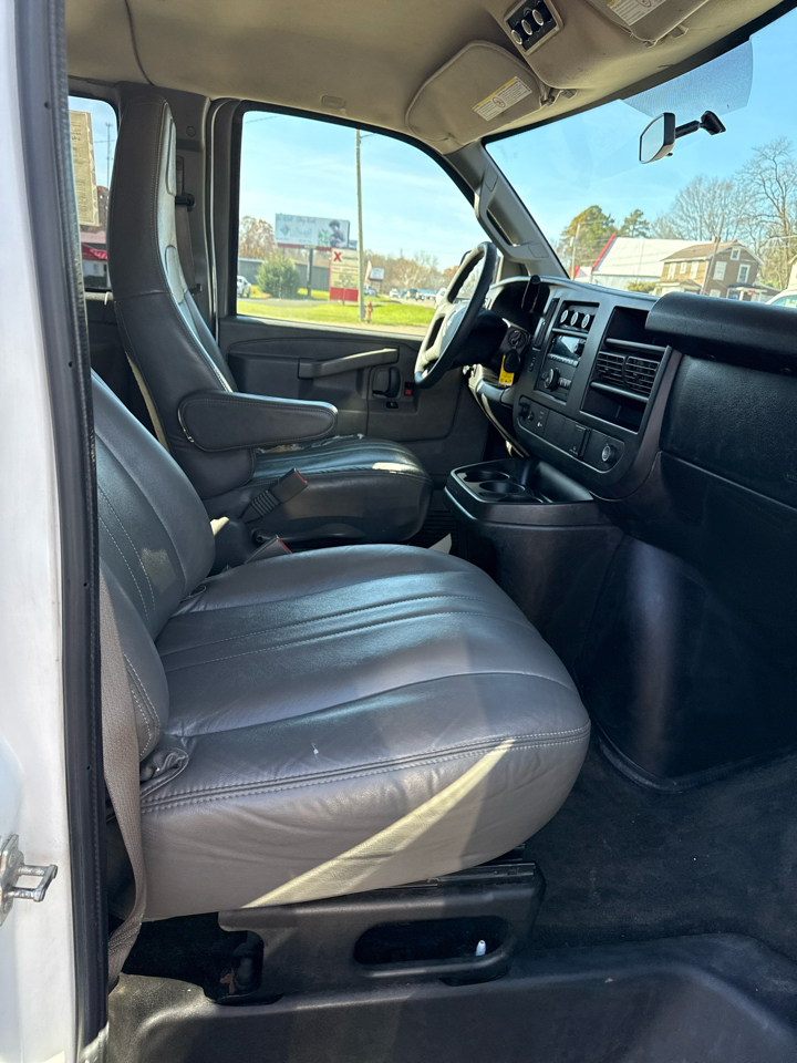 GMC Savana Passenger RWD 2500 135" LS 2017