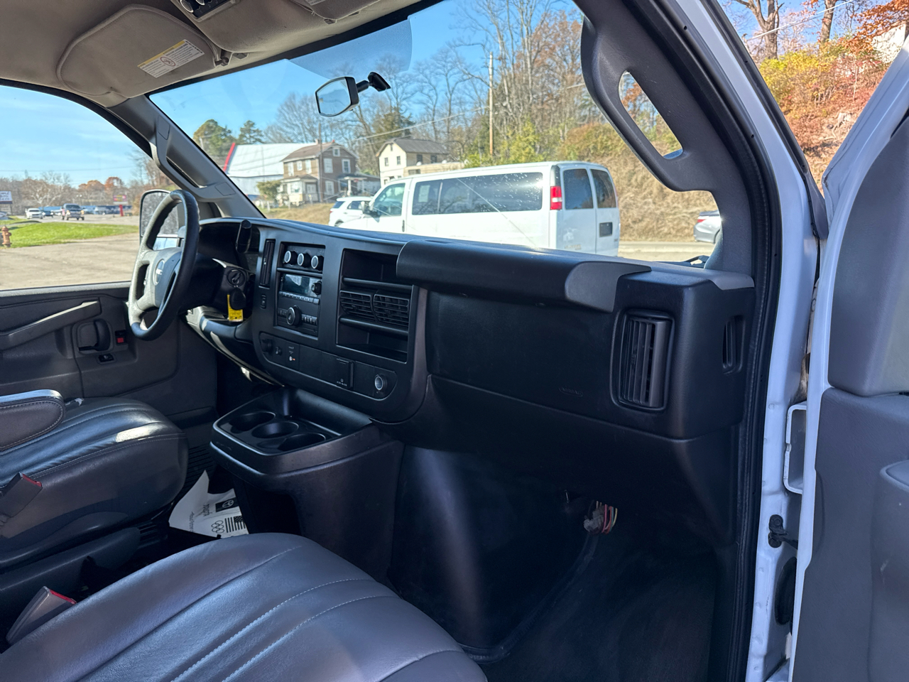 GMC Savana Passenger RWD 2500 135" LS 2017