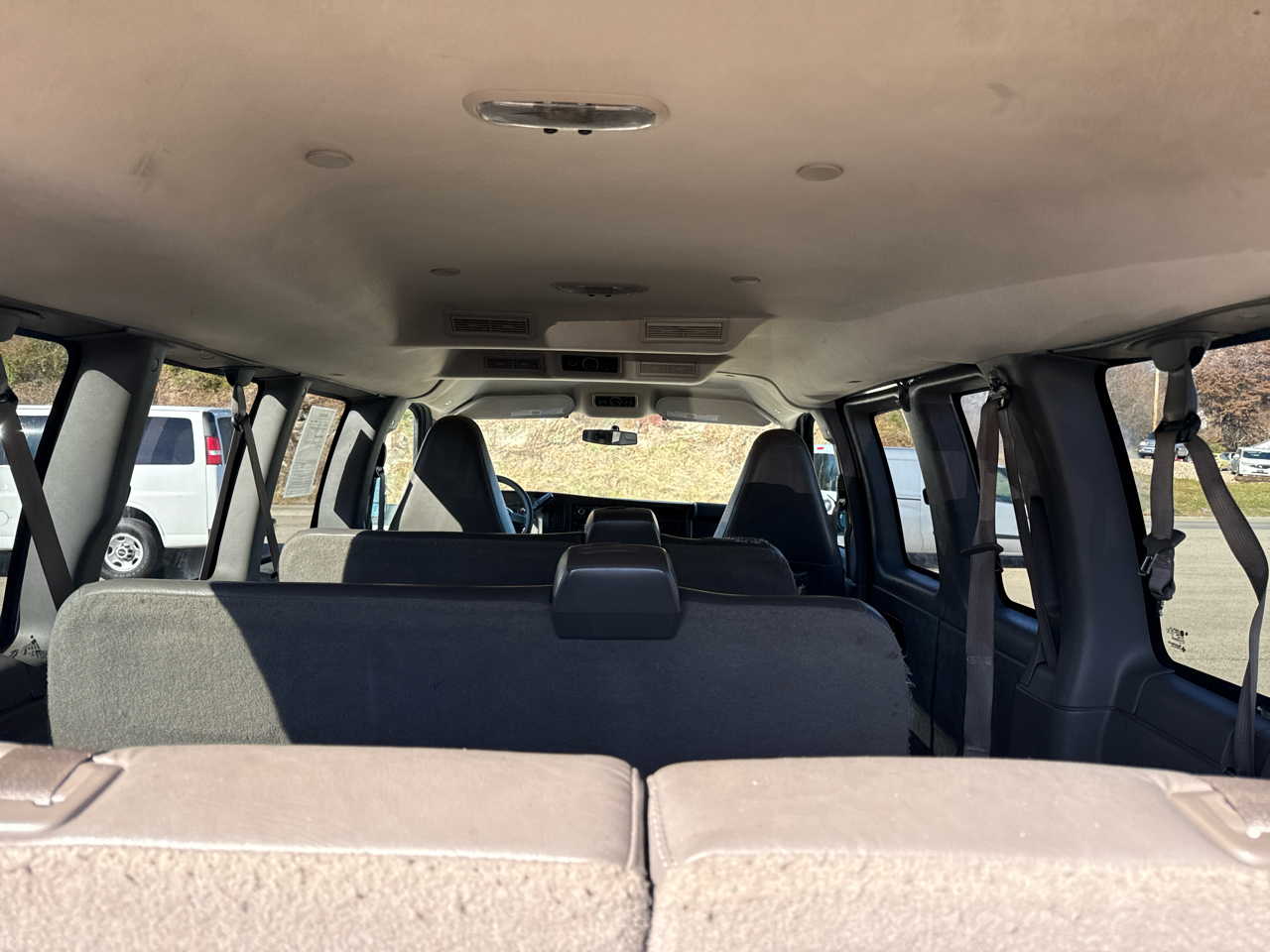GMC Savana Passenger RWD 2500 135" LS 2017