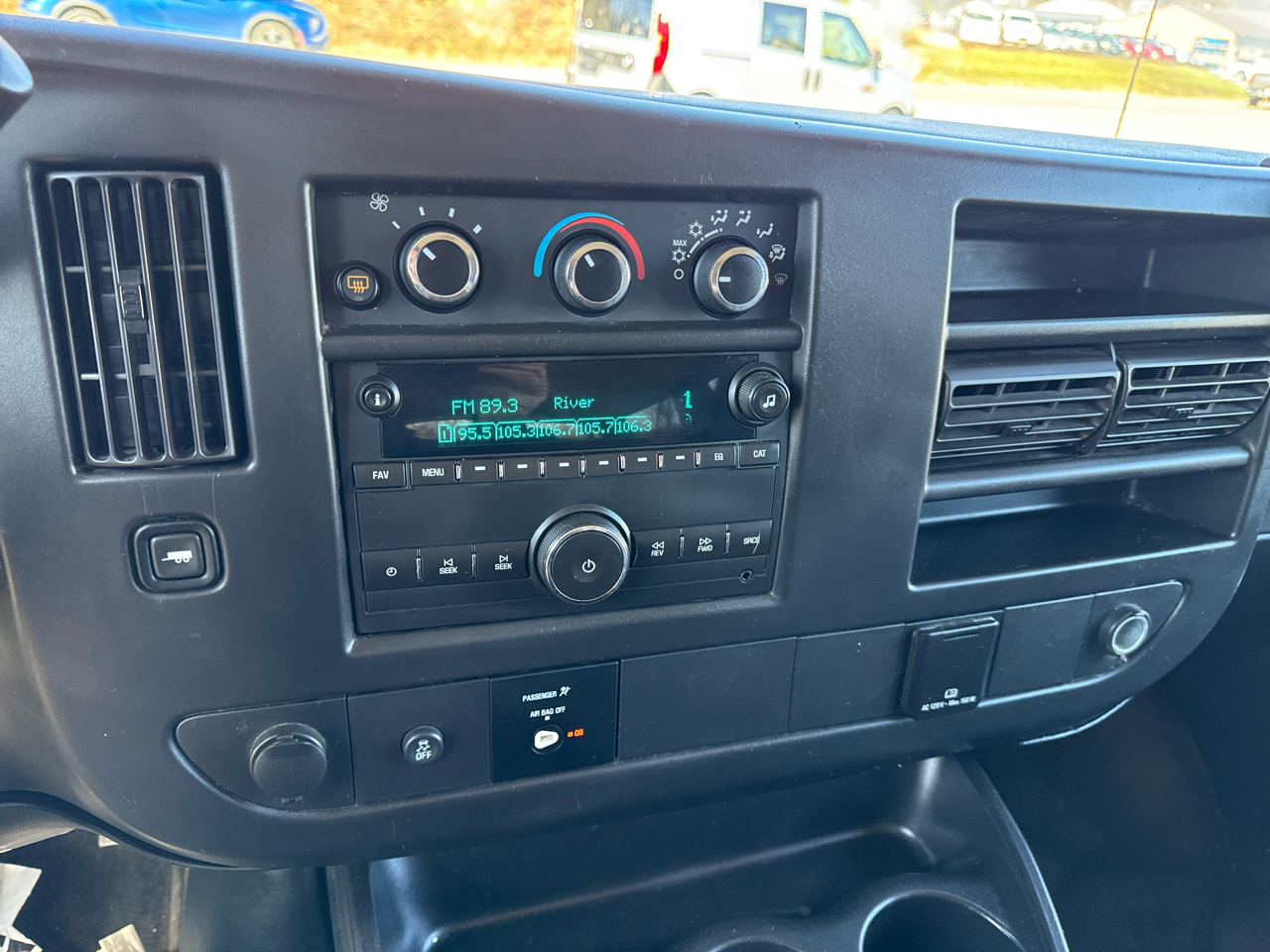 GMC Savana Passenger RWD 2500 135" LS 2017