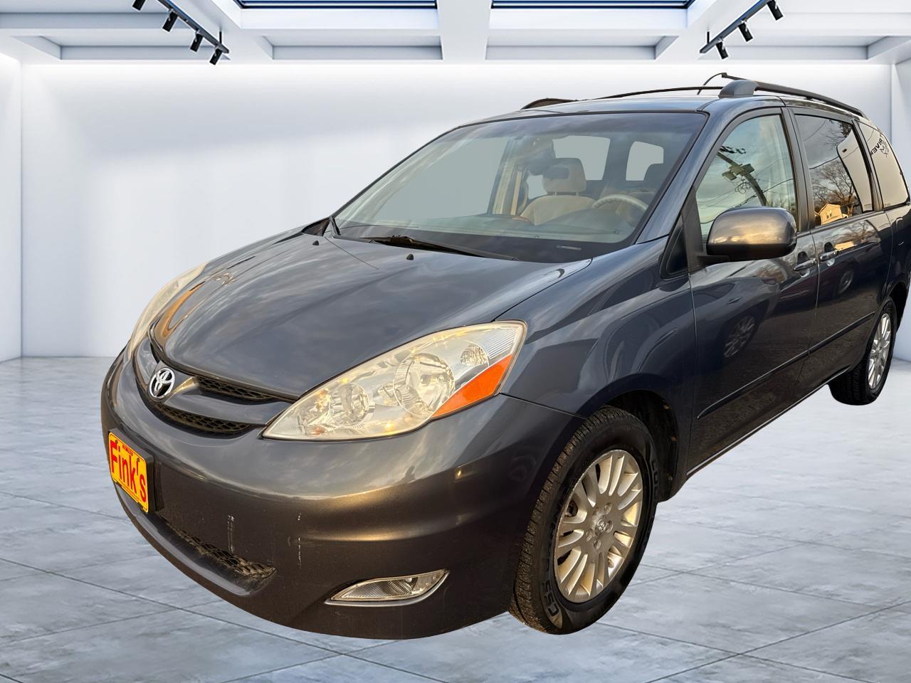 Toyota Sienna 5dr 7-Pass Van XLE FWD (Natl) 2008