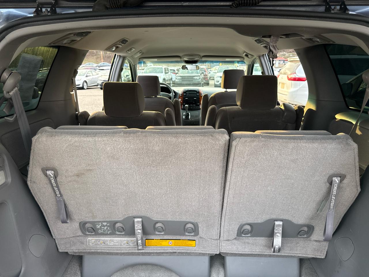 Toyota Sienna 5dr 7-Pass Van XLE FWD (Natl) 2008