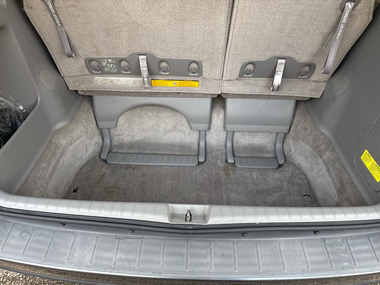 Toyota Sienna 5dr 7-Pass Van XLE FWD (Natl) 2008