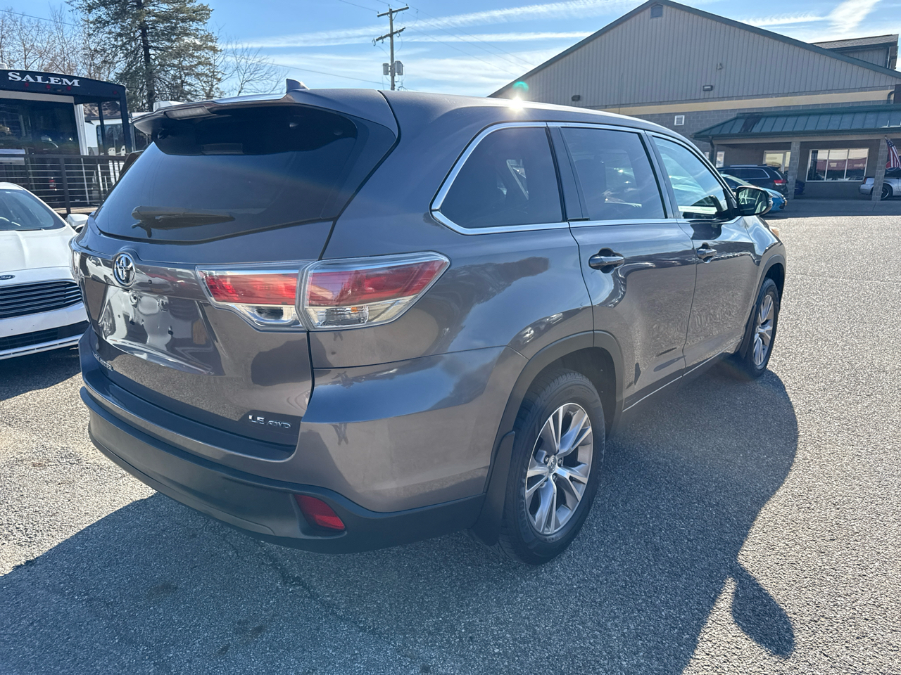 Toyota Highlander AWD 4dr V6 LE (Natl) 2015