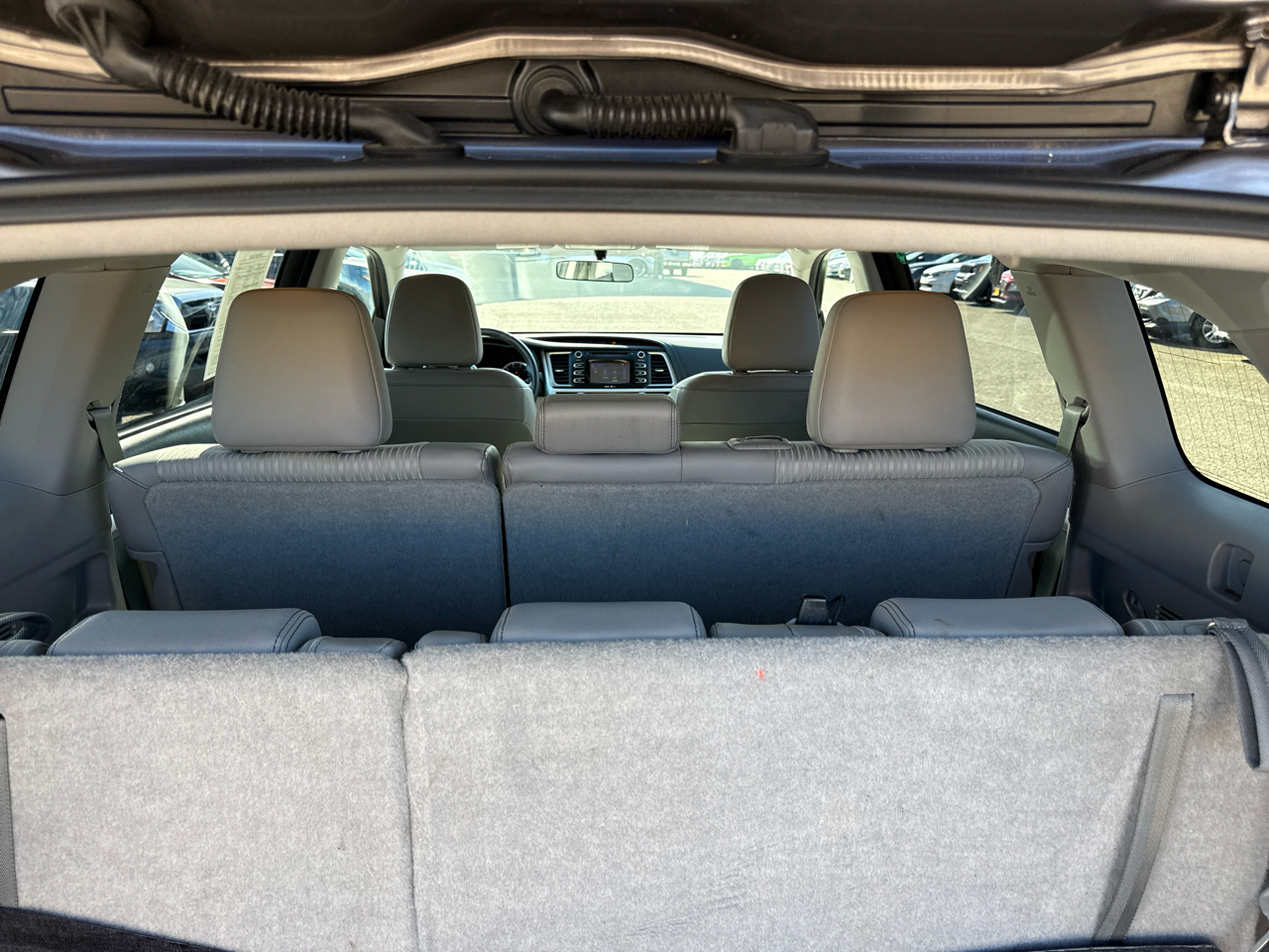 Toyota Highlander AWD 4dr V6 LE (Natl) 2015