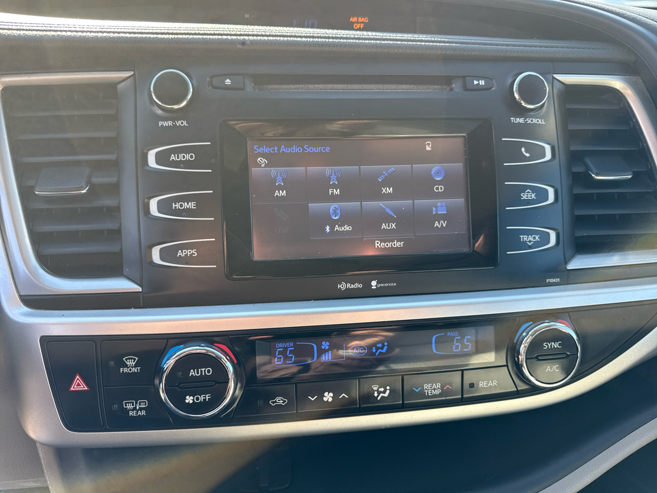 Toyota Highlander AWD 4dr V6 LE (Natl) 2015