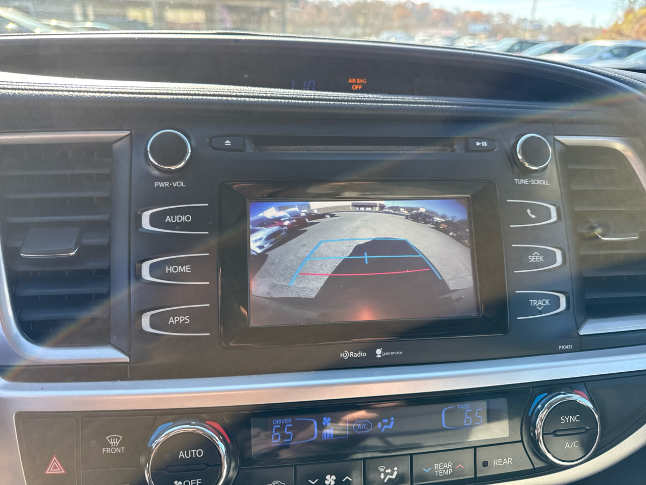 Toyota Highlander AWD 4dr V6 LE (Natl) 2015