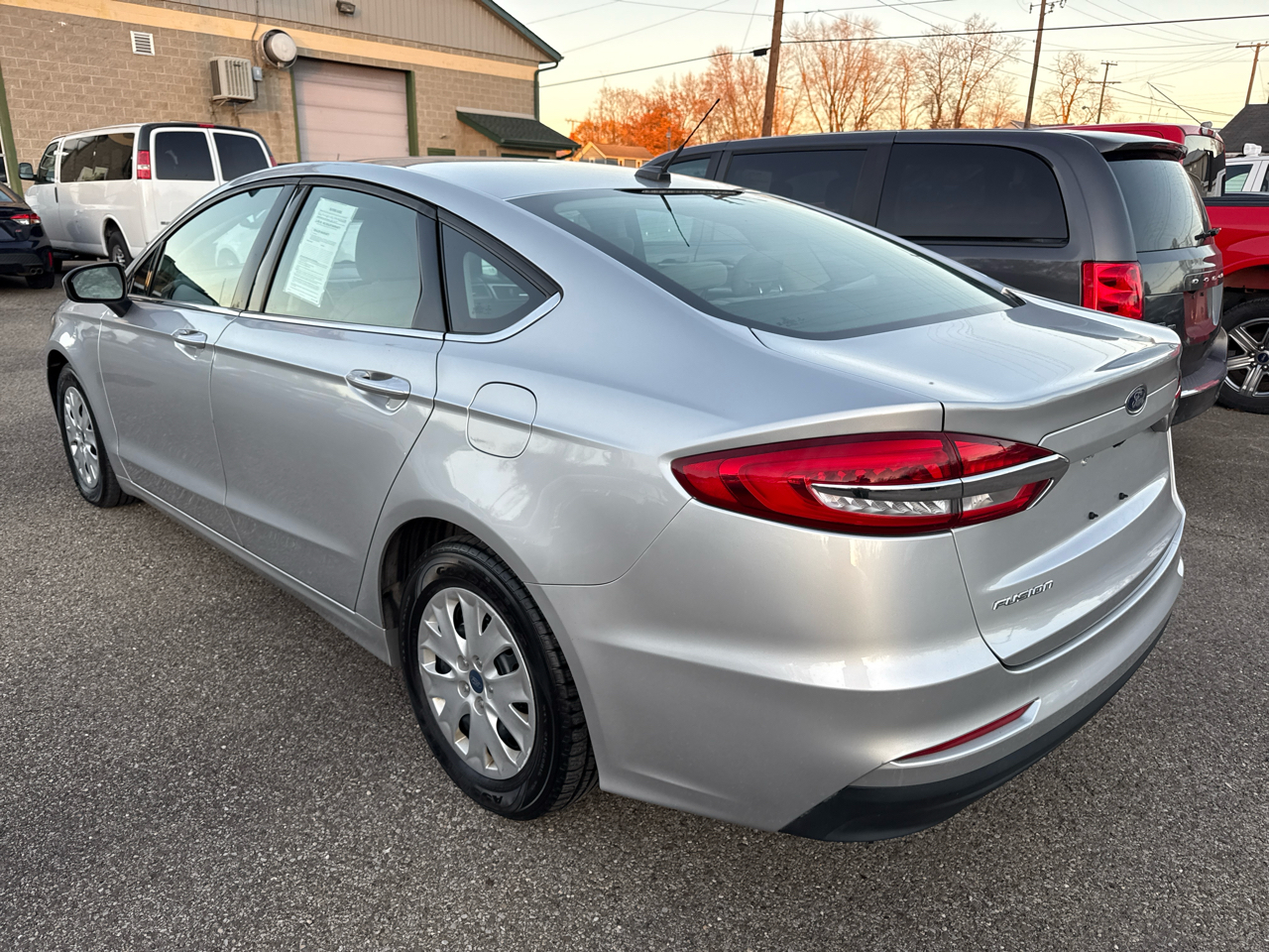 Ford Fusion S FWD 2019