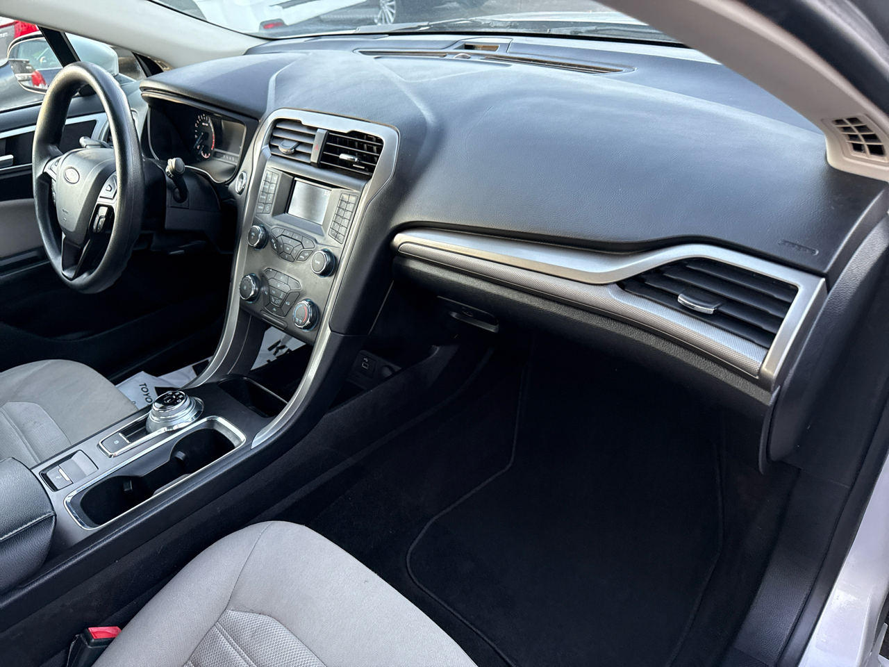 Ford Fusion S FWD 2019