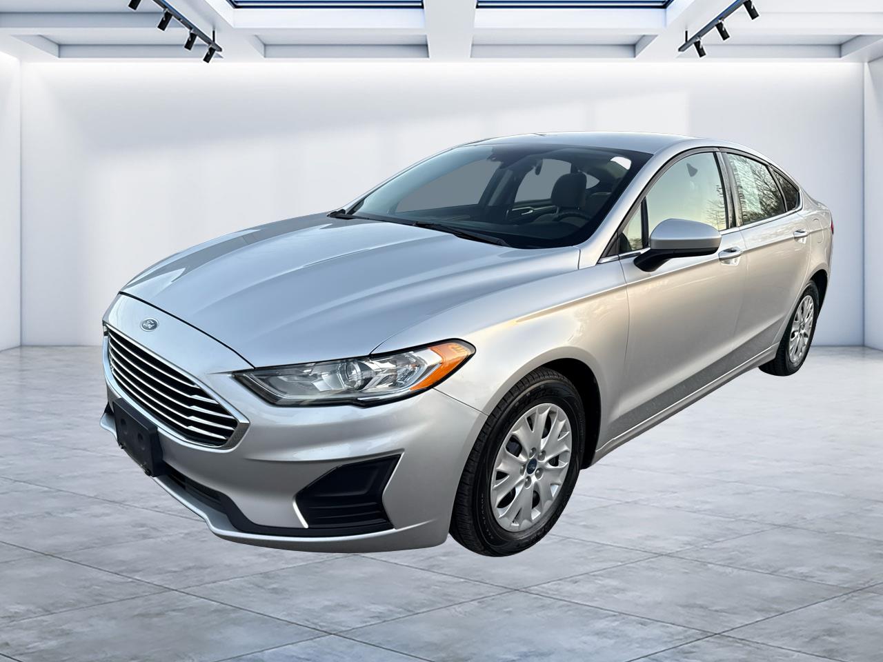2019 Ford Fusion S's photo