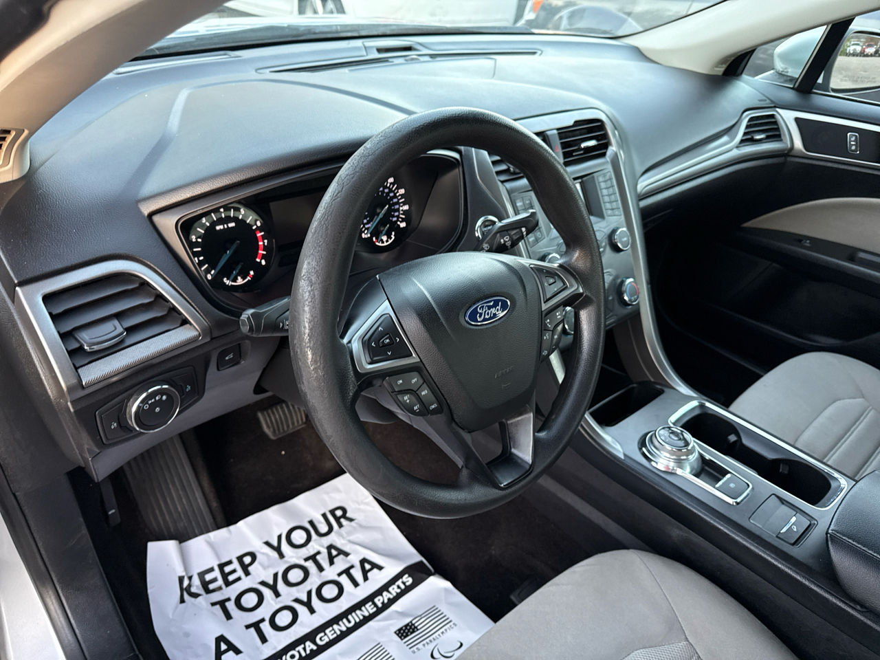 Ford Fusion S FWD 2019