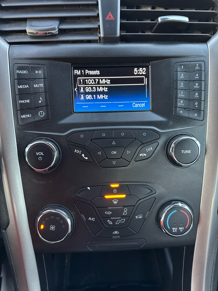 Ford Fusion S FWD 2019