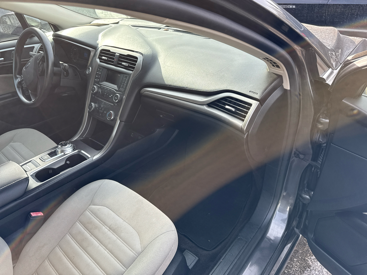 Ford Fusion S FWD 2017