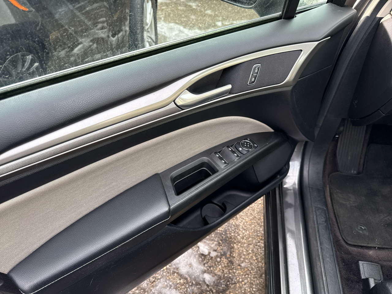 Ford Fusion S FWD 2017