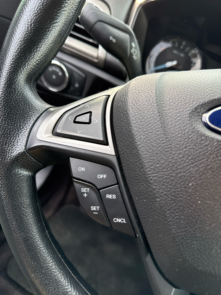 Ford Fusion S FWD 2017