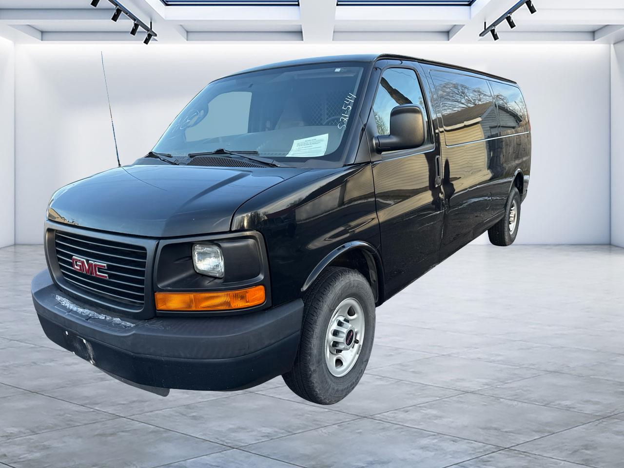 GMC Savana Cargo Van RWD 3500 155" 2016
