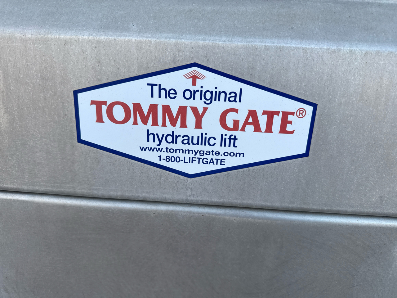 GMC Savana Cargo Van RWD 3500 155" 2016