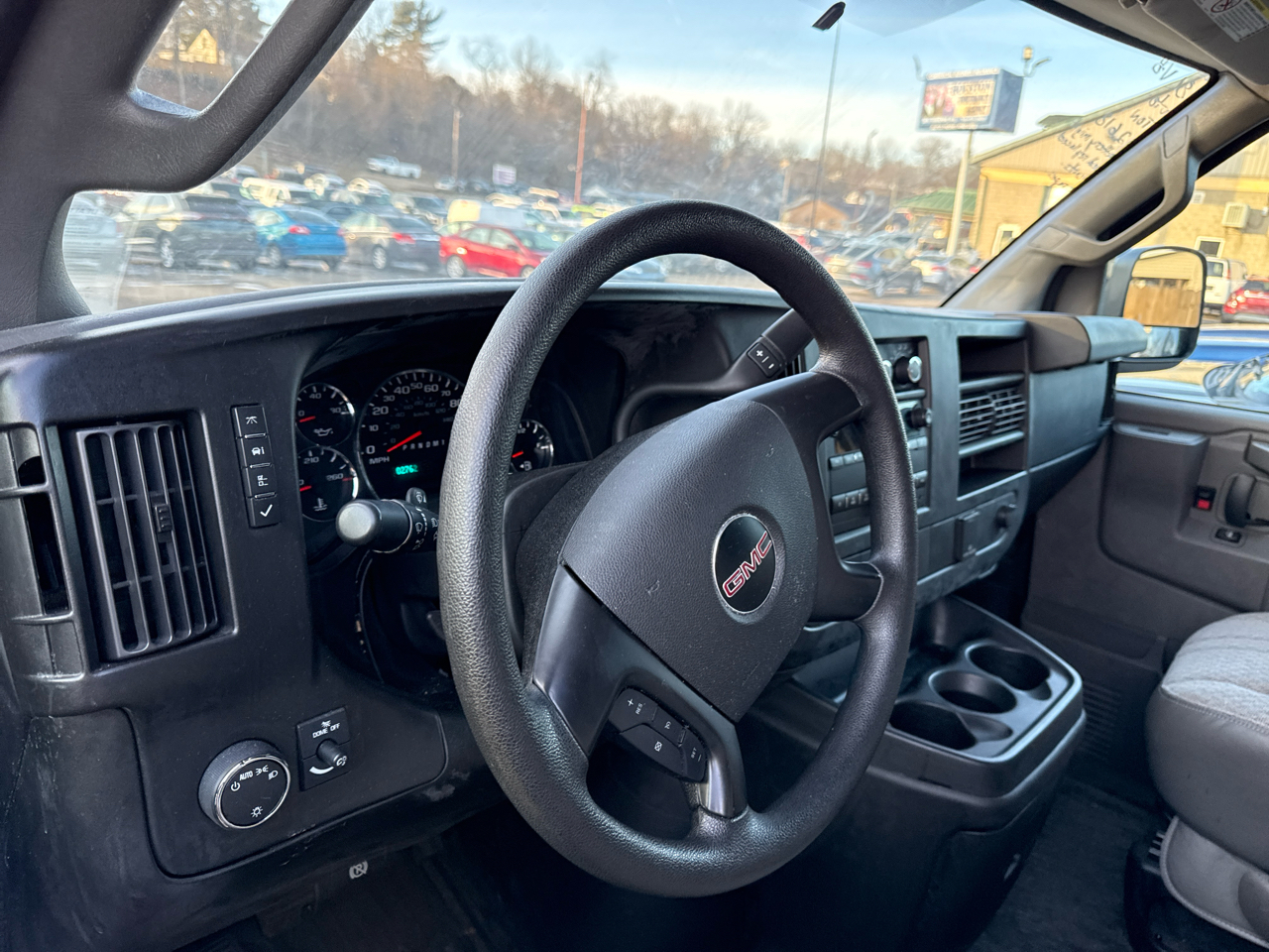 GMC Savana Cargo Van RWD 3500 155" 2016