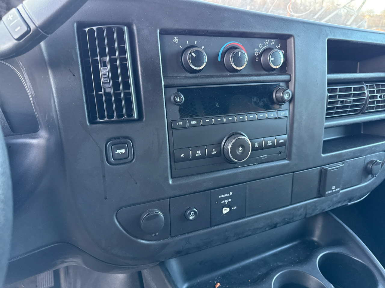 GMC Savana Cargo Van RWD 3500 155" 2016