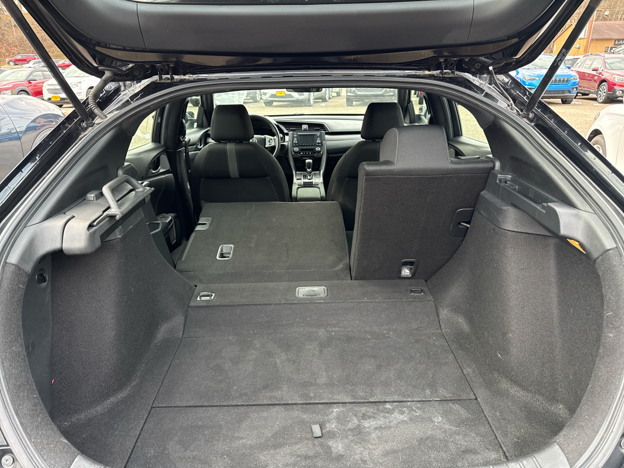 Honda Civic Hatchback LX CVT 2020