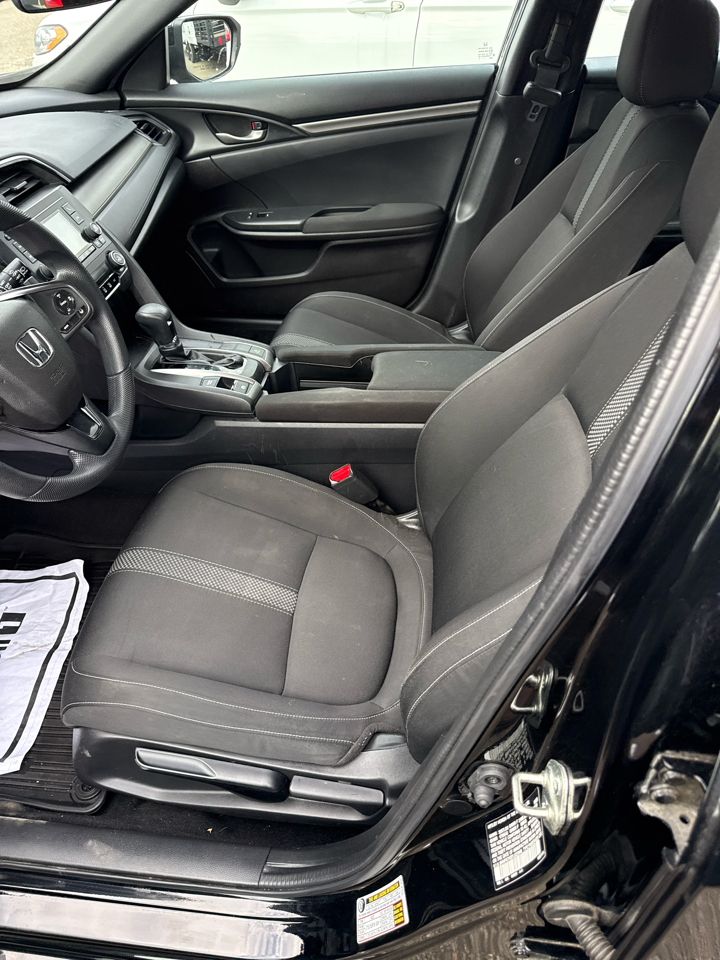Honda Civic Hatchback LX CVT 2020