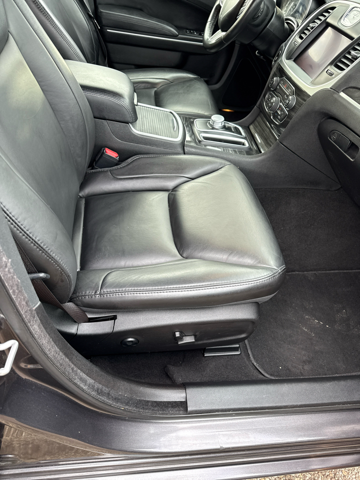 Chrysler 300 Touring L AWD 2021