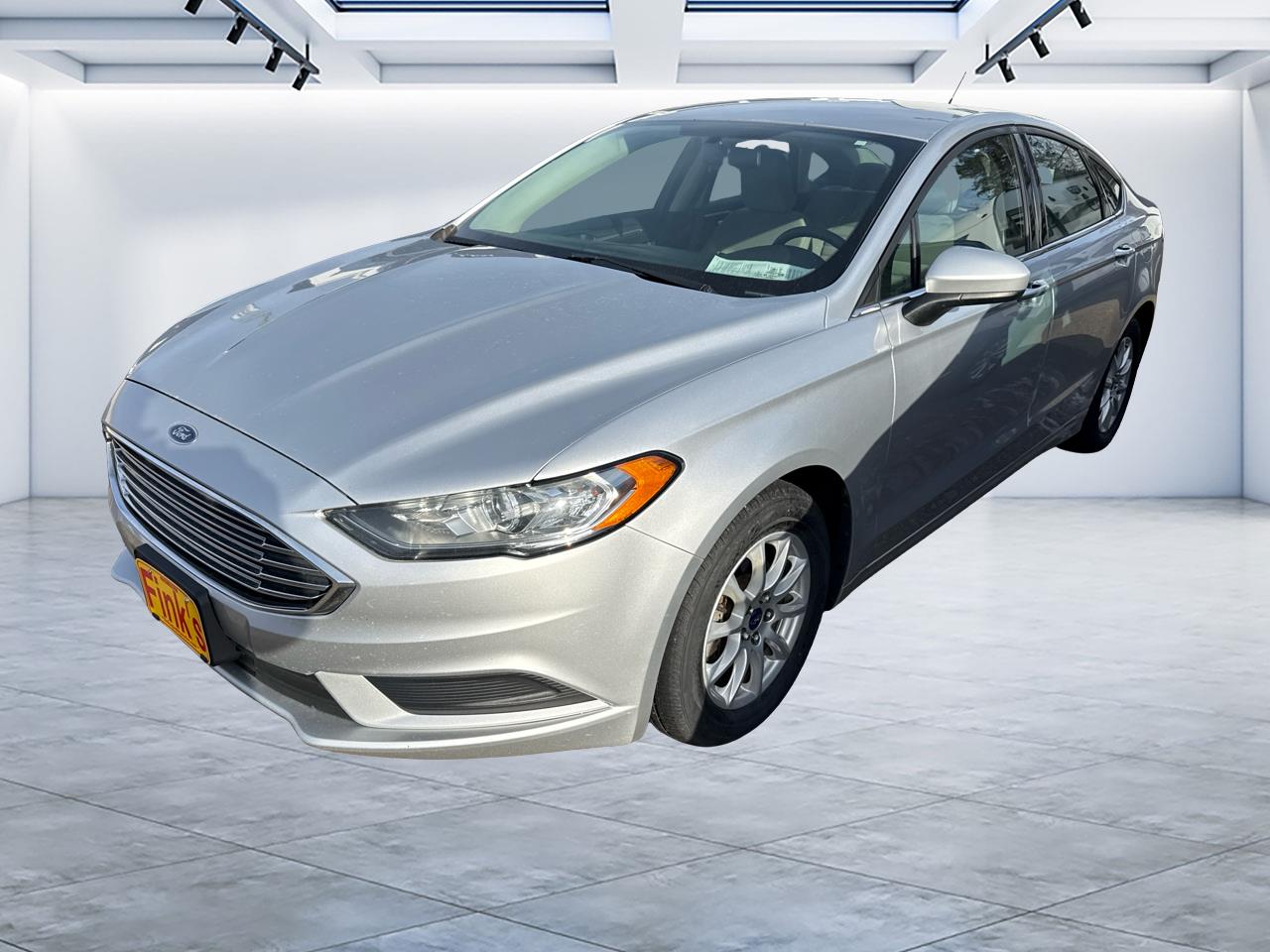 Ford Fusion S FWD 2017