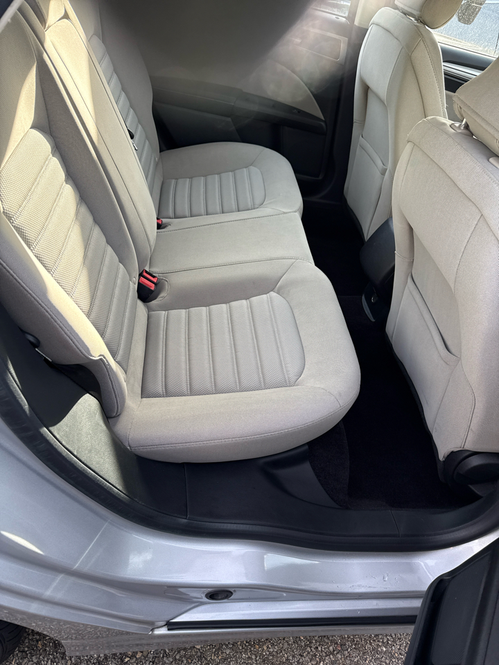 Ford Fusion S FWD 2017