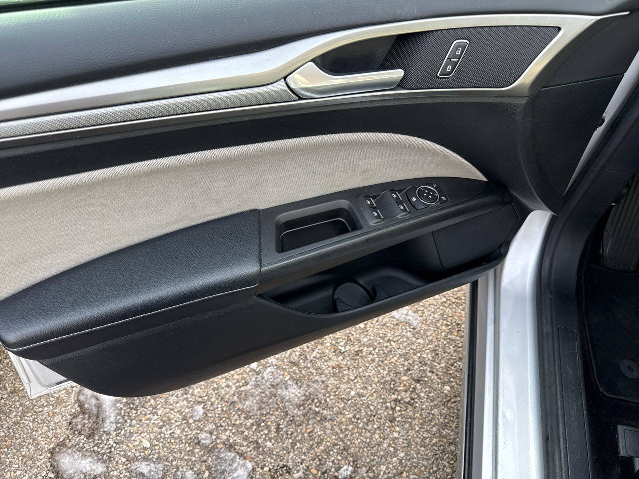 Ford Fusion S FWD 2017