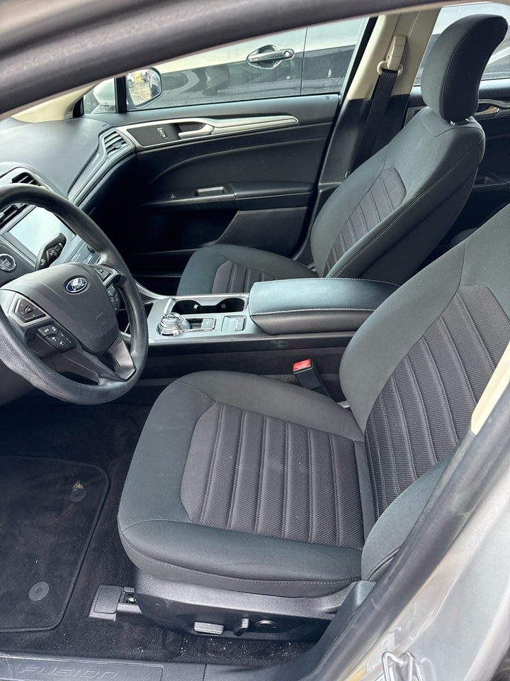 Ford Fusion SE FWD 2019