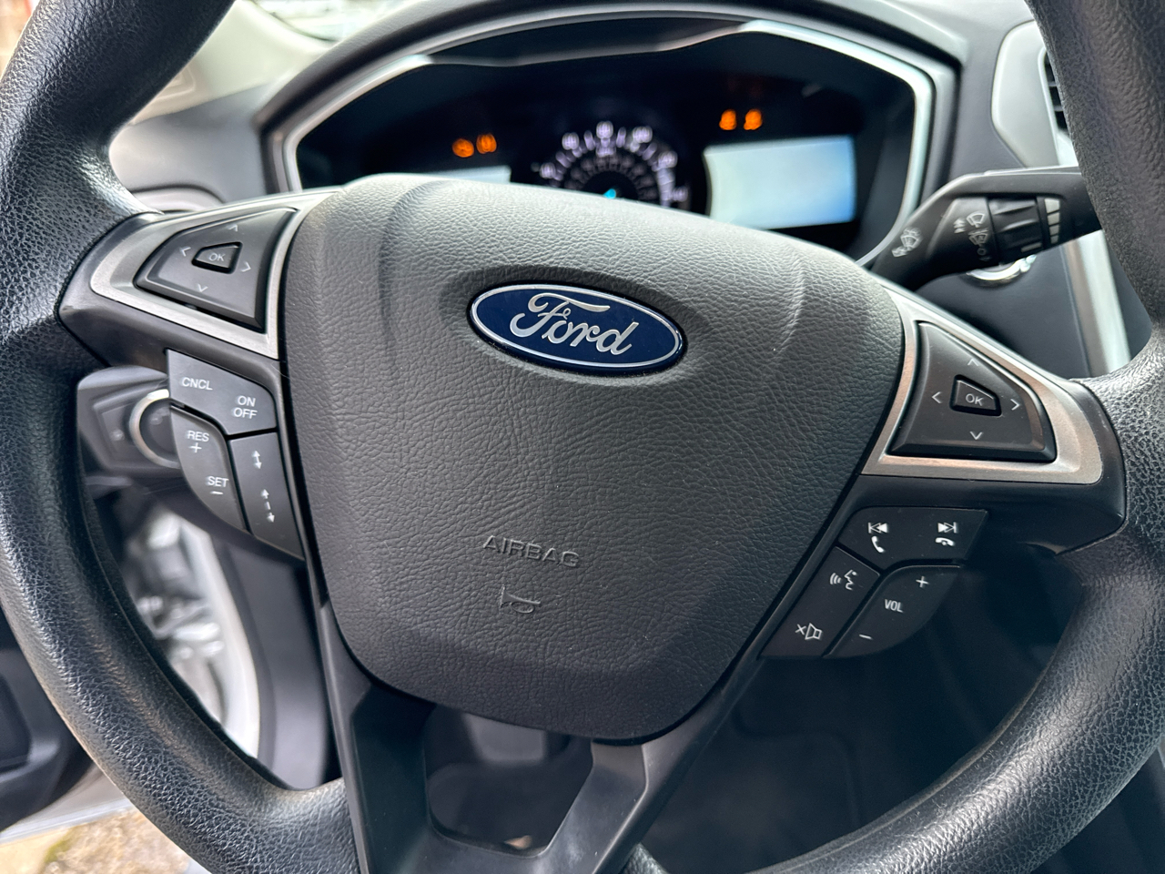 Ford Fusion SE FWD 2019