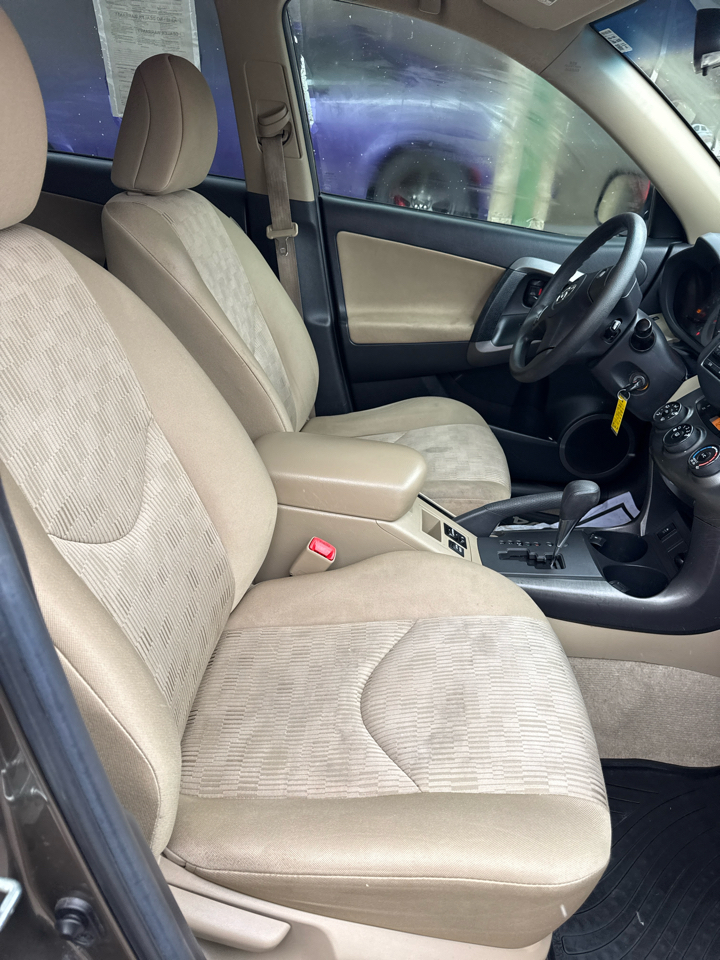 Toyota RAV4 4WD 4dr I4 (Natl) 2012