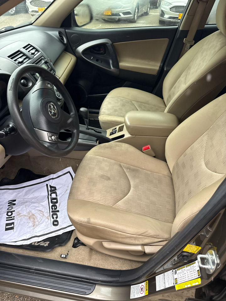 Toyota RAV4 4WD 4dr I4 (Natl) 2012