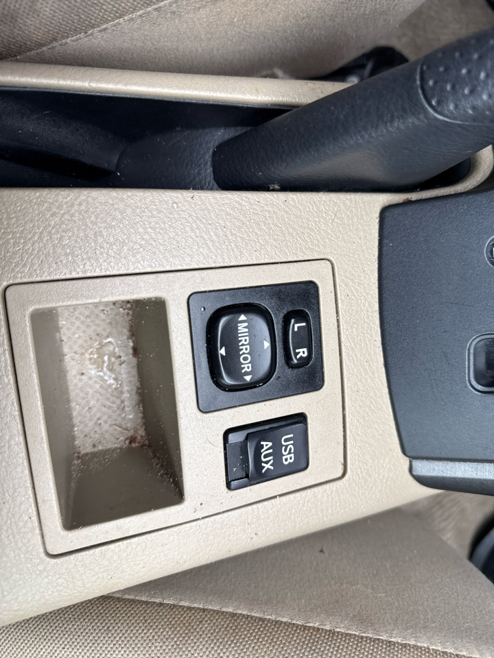 Toyota RAV4 4WD 4dr I4 (Natl) 2012