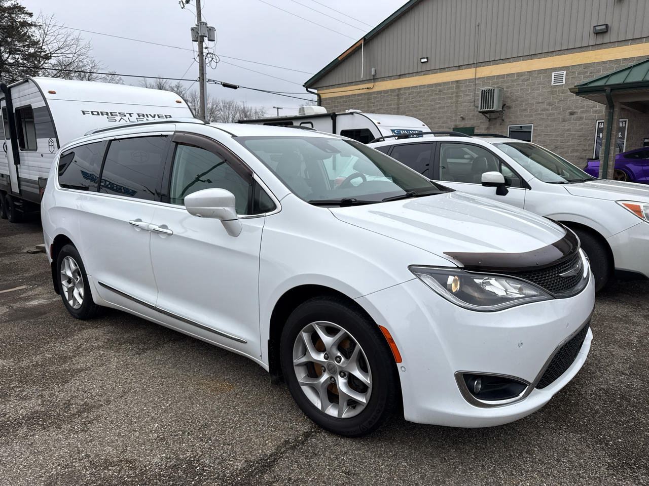 Chrysler Pacifica Touring-L Plus FWD 2017