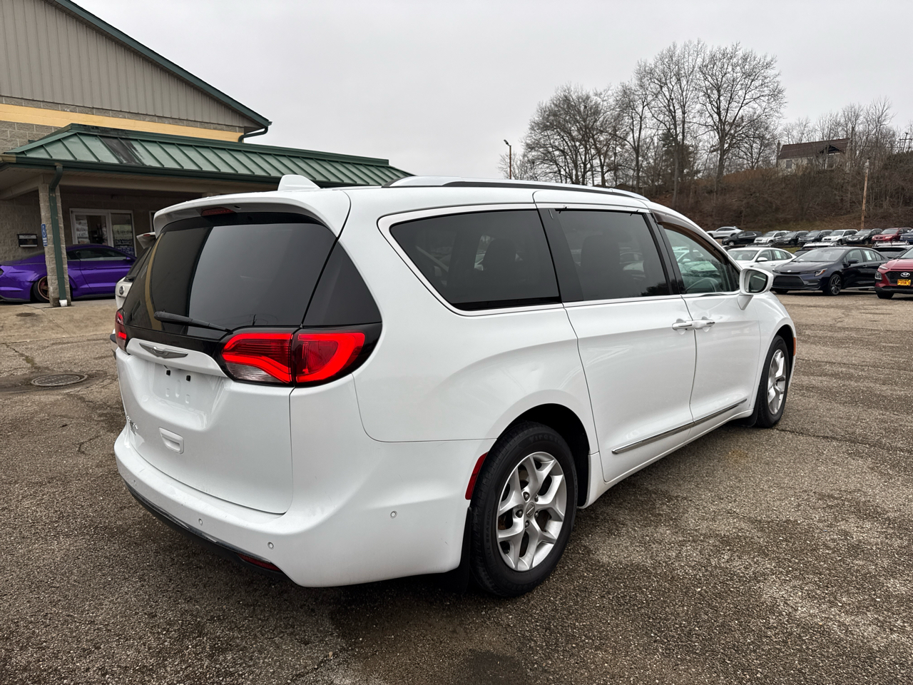 Chrysler Pacifica Touring-L Plus FWD 2017