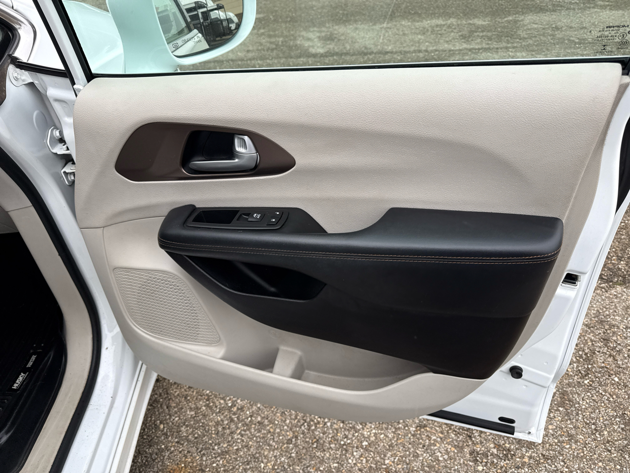 Chrysler Pacifica Touring-L Plus FWD 2017