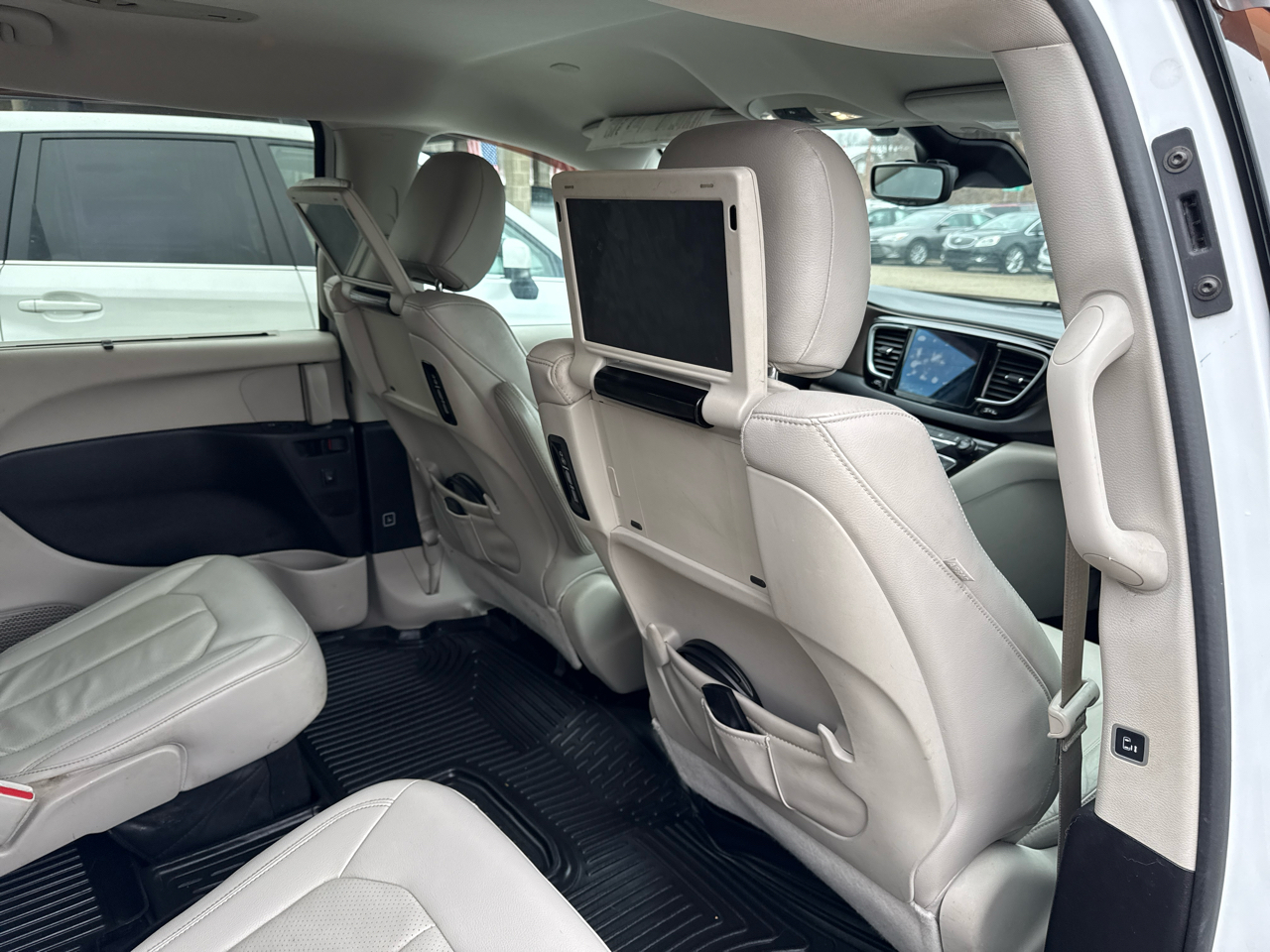 Chrysler Pacifica Touring-L Plus FWD 2017