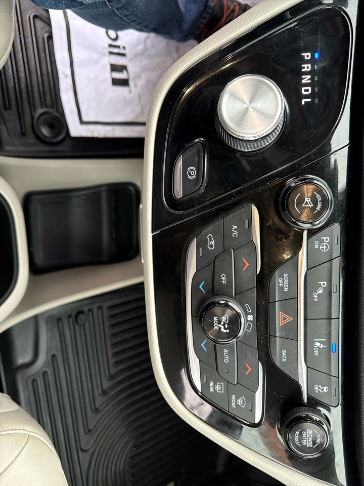 Chrysler Pacifica Touring-L Plus FWD 2017